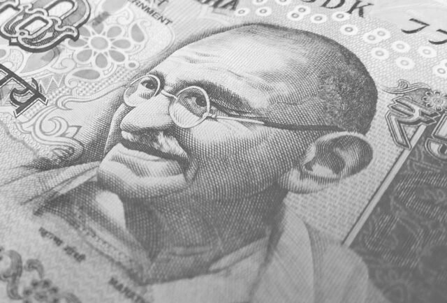 save money in your 30s save money in your 30s